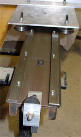 linear woodworking machine with vee bearings